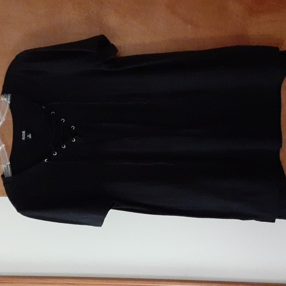 a.n.a. tie front tee